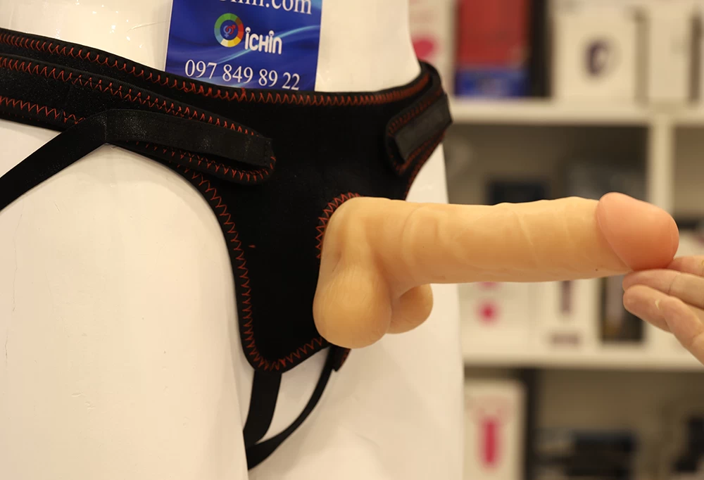 Lovetoy Easy Strapon 7 inch dây đeo cho Les, mềm mại, chân thực