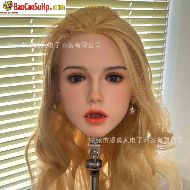 Mẫu đầu búp bê Full Silicone cấy tóc trang điểm 3 lớp