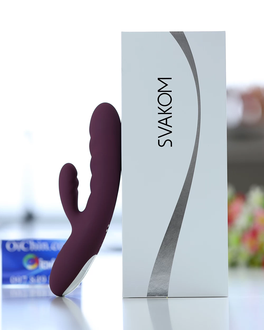 Svakom Avery rung thụt kích thích âm đạo âm vật pin sạc 