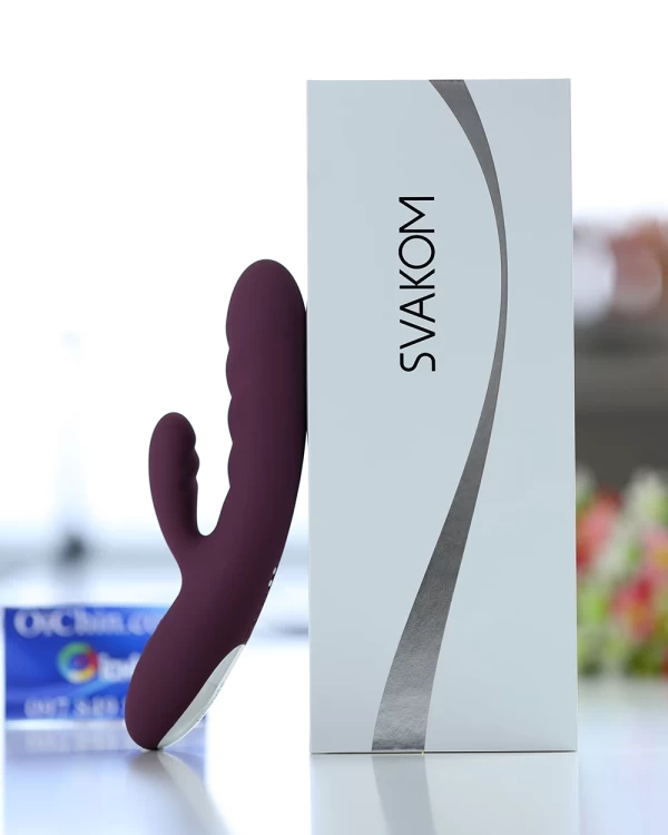 Máy massage Svakom Avery 2 nhánh rung thụt đẩy kích thích cực đã