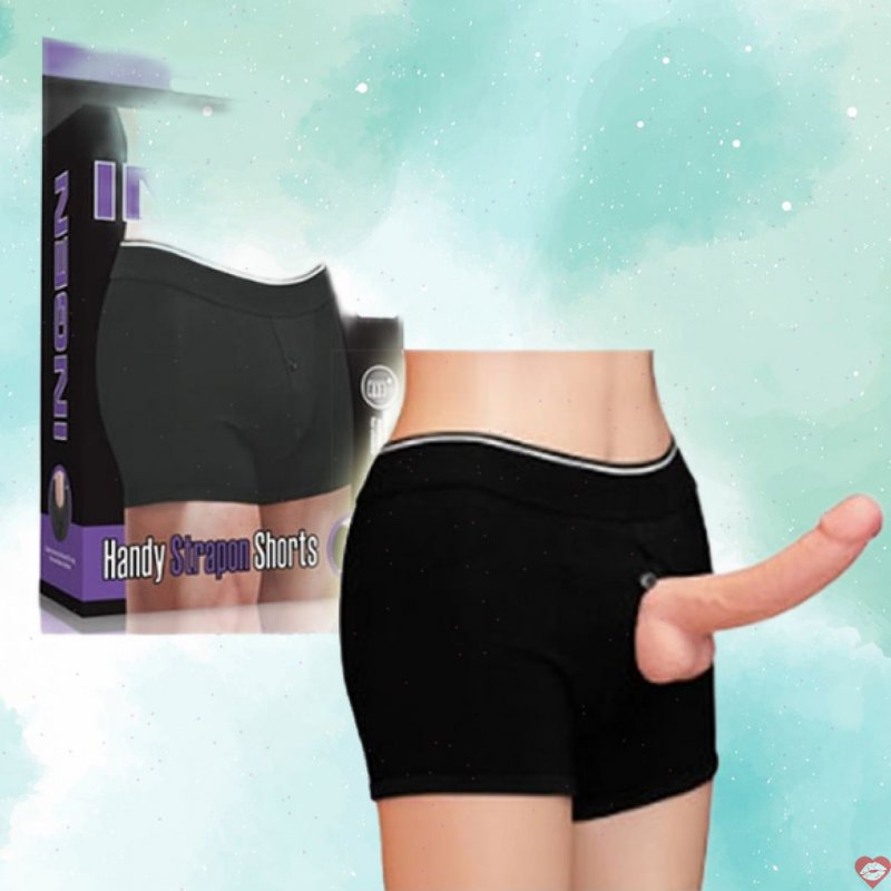 Quần short gắn dương vật và trứng rung